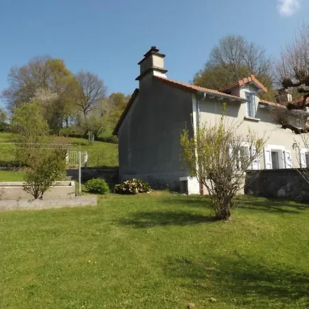 Maison De Caractere Renovee, 6 Pers, 3 Ch, Jardin Clos, Proche Volcans D'auvergne, Animaux Ok - Fr-1-742-425 Ferienhaus