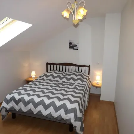 度假居 Maison De Caractere Renovee, 6 Pers, 3 Ch, Jardin Clos, Proche Volcans D'auvergne, Animaux Ok - Fr-1-742-425 塞尔河畔阿尔帕容