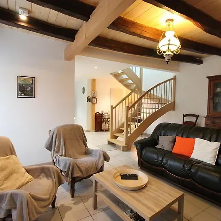 Maison De Caractere Renovee, 6 Pers, 3 Ch, Jardin Clos, Proche Volcans D'auvergne, Animaux Ok - Fr-1-742-425 Ferienhaus