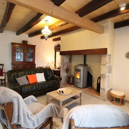 Ferienhaus Maison De Caractere Renovee, 6 Pers, 3 Ch, Jardin Clos, Proche Volcans D'auvergne, Animaux Ok - Fr-1-742-425 *